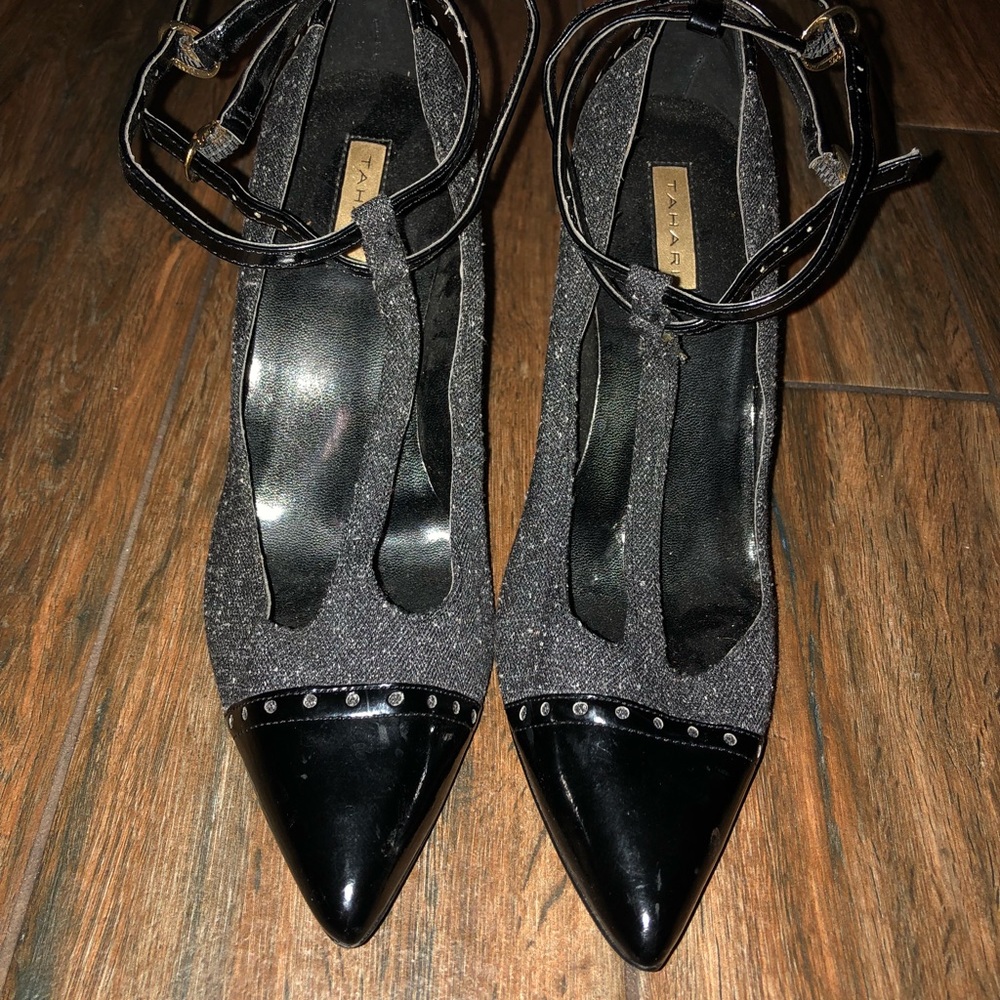 Tahari Women’s shoes Mary Jane Pump.